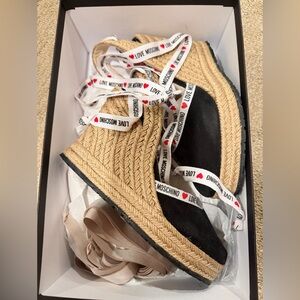 Love Moschino wedges